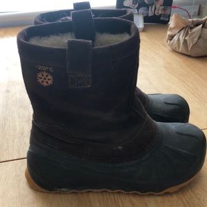 Boys Ugg Winter boots US 4 waterproof